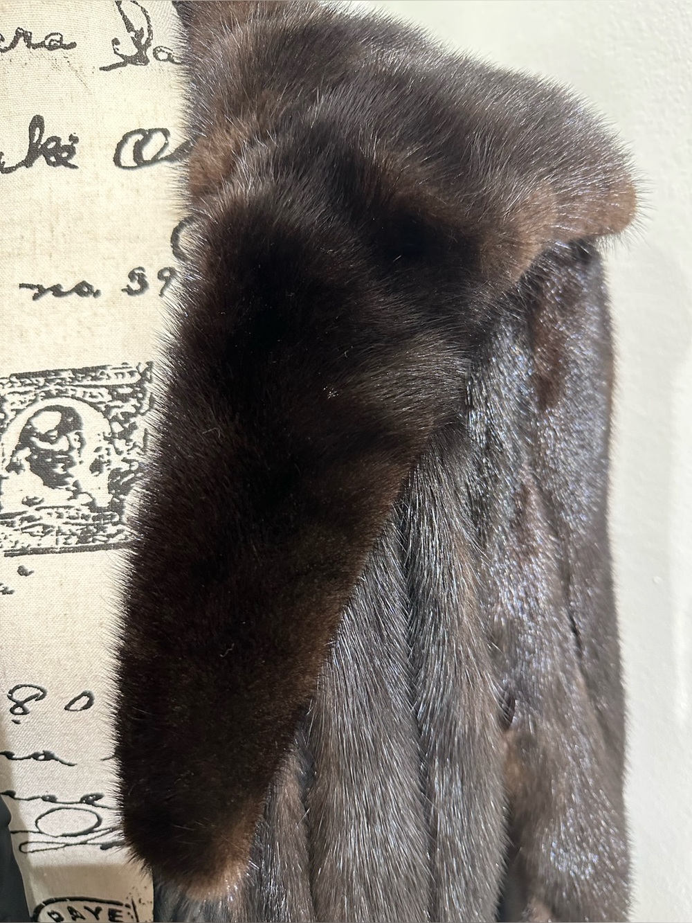 Women's Dark Brown Mink Fur Coat - Luxurious Outerwear - Picture 2 of 9